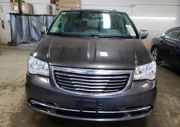 Chrysler Town &amp; Country cena 35000 przebieg: 129480, rok produkcji 2015 z Korfantów małe 67